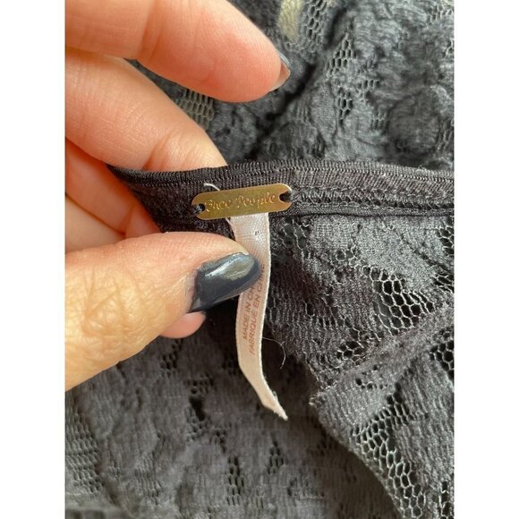 Free People Top Pullover Short Sleeve Scoop Neck Floral Lace Black Sz Small - Picture 6 of 8